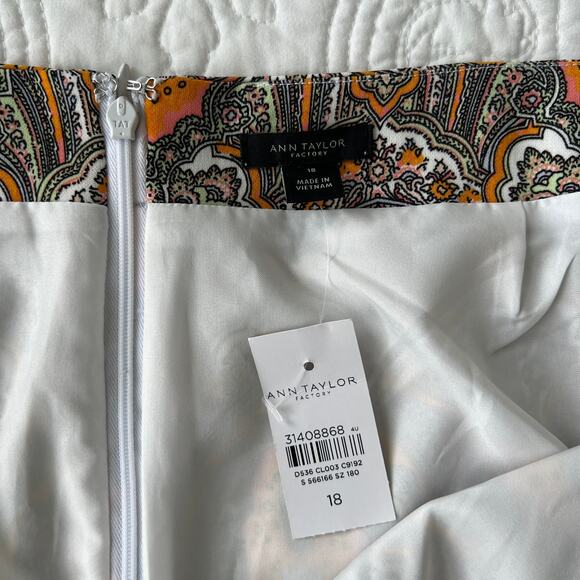 Ann Taylor Factory Orange Paisley Medallion Straight Skirt Career 18 NWT - Picture 5 of 7
